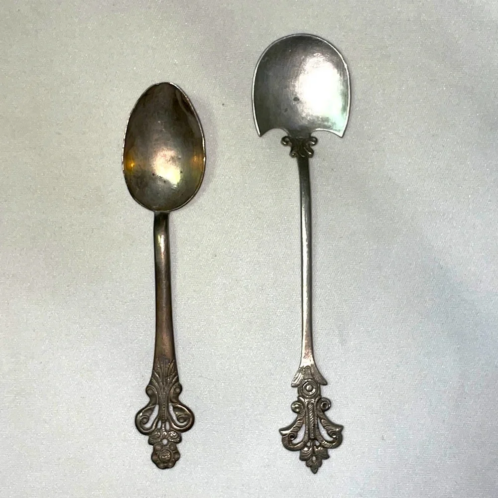 🥄 Vtg. Silver Sugar Spoons {Set of 2}